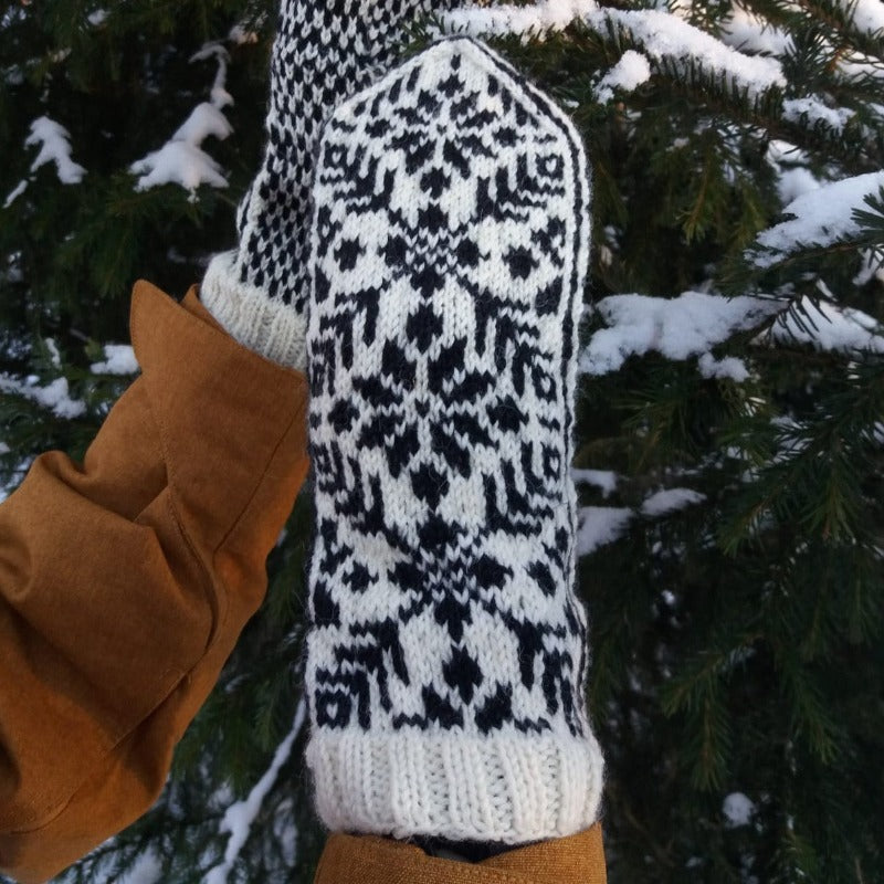 Rovaniemi -perinnelapaset valkoinen/musta - Taito Shop Rovaniemi -Taito Lappi