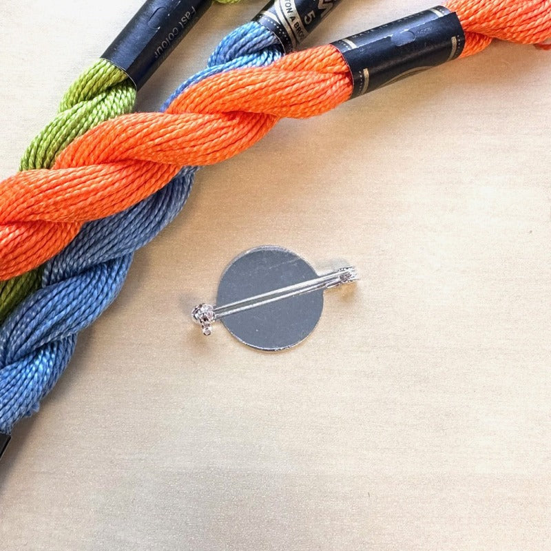 Liimattava neula - Taito Lappi - Taito Shop Rovaniemi