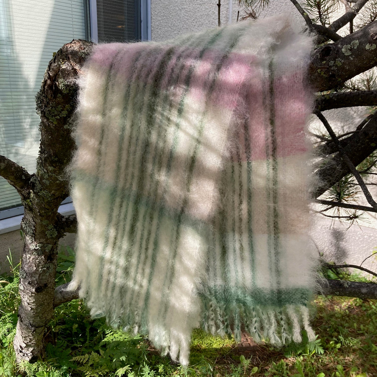 Karstattu mohair -huivi