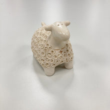 Lataa kuva Galleria-katseluun, Savi-jonttu ceramics rippi-lammas iso - Taito Lappi - Taito Shop Rovaniemi
