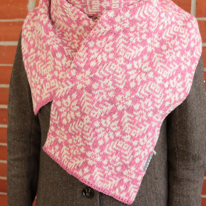 Rovaniemi - huivi, fuksia - Taito Lappi - Taito Shop Rovaniemi