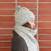 Lataa kuva Galleria-katseluun, Rovaniemi-pipo harmaa - Taito Lappi - Taito Shop Rovaniemi

